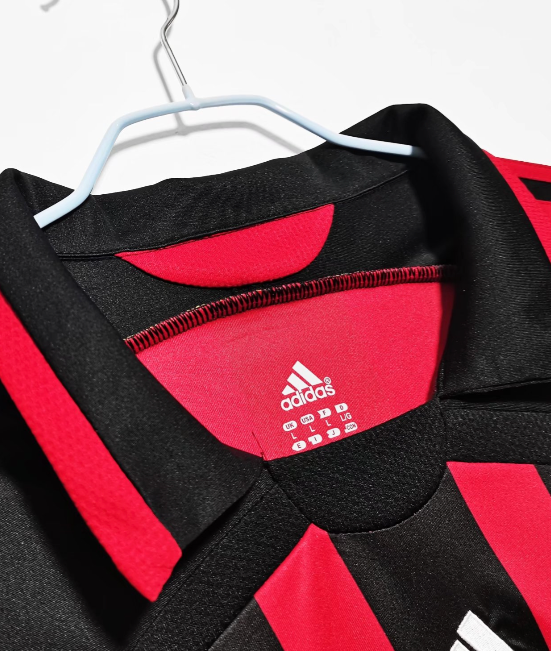 AC Milan Retro 06/07 Home Jersey