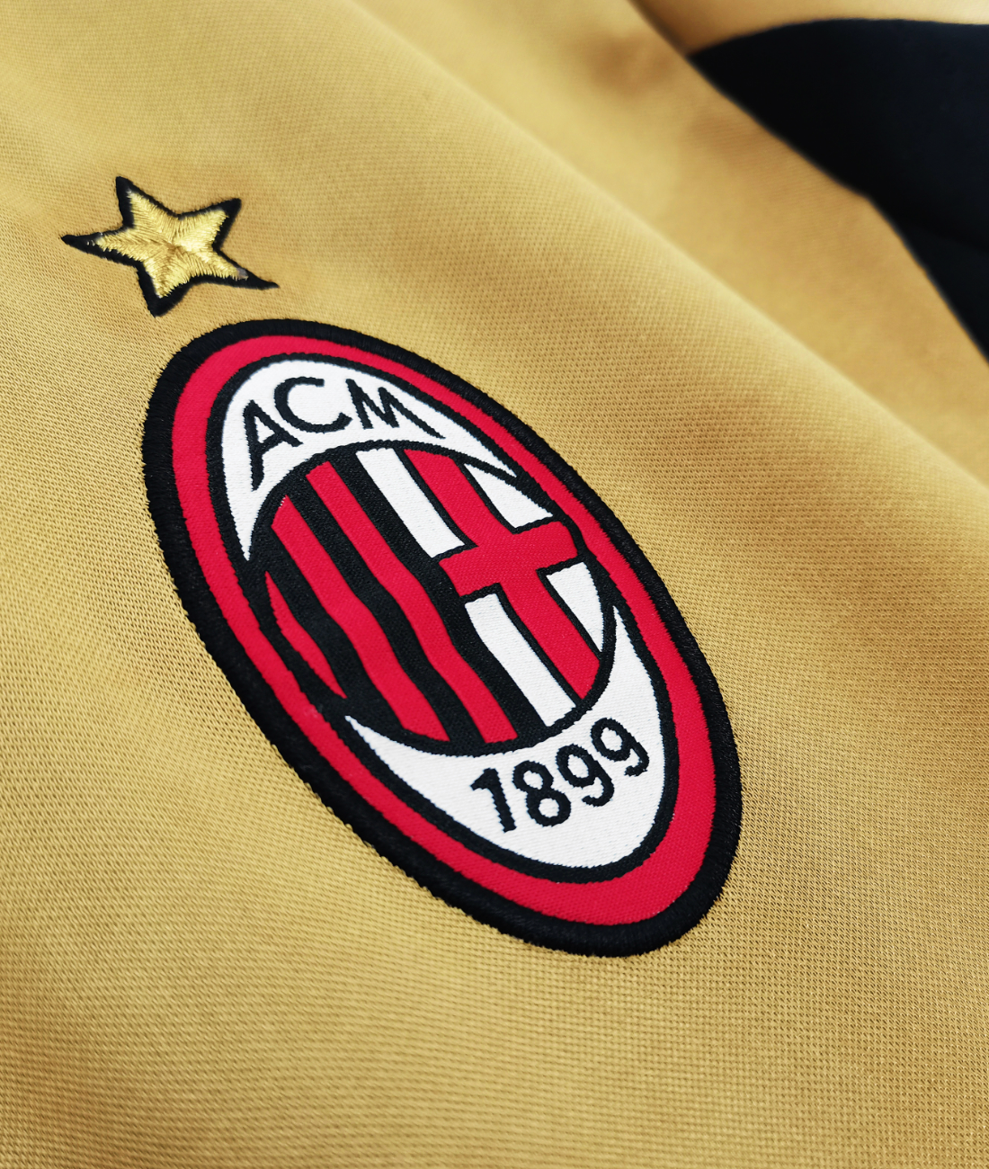 AC Milan Retro 2013/2014 Away Jersey