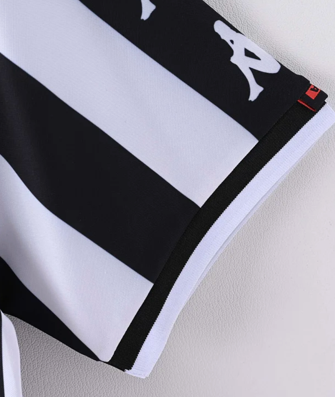 Juventus 1999-00 Home Retro Jersey | Classic Turn-of-the-Millennium Bianconeri Shirt