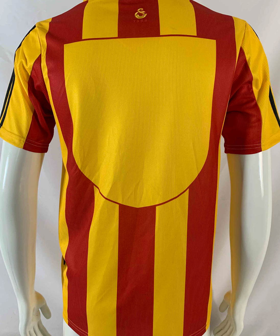 Galatasaray 1999/2000 Retro Home Jersey – UEFA Cup Champions Classic Football Shirt