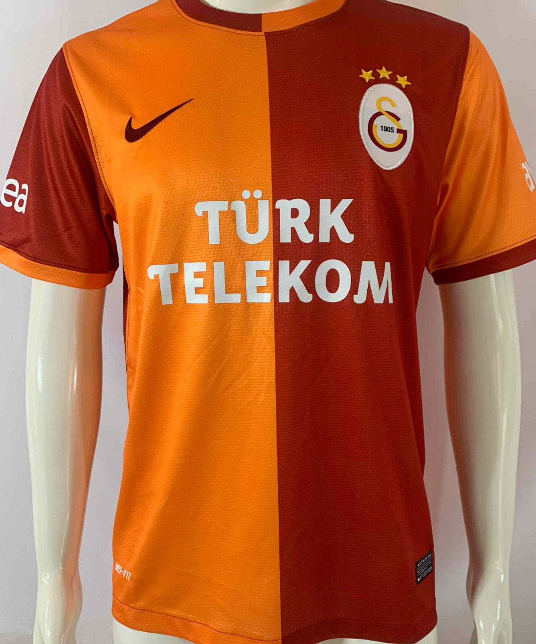 Galatasaray 2013/2014 Home Jersey - Sneijder & Drogba Era