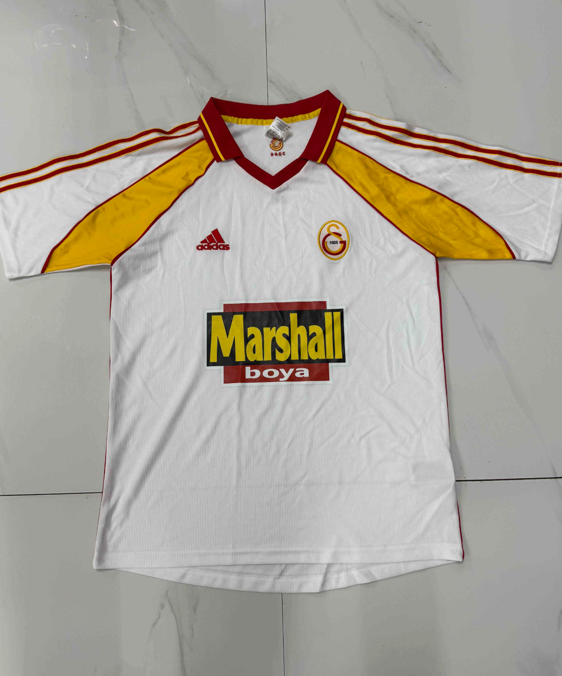 Galatasaray 1999/2000 White Jersey – UEFA Cup Final Retro Football Shirt